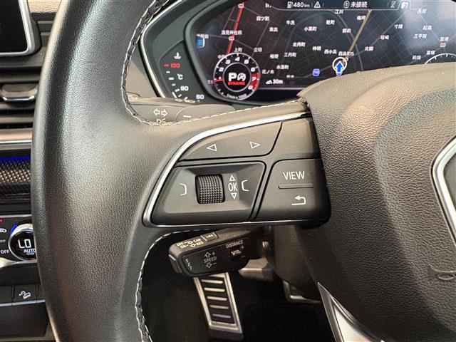 Audi SQ5 8