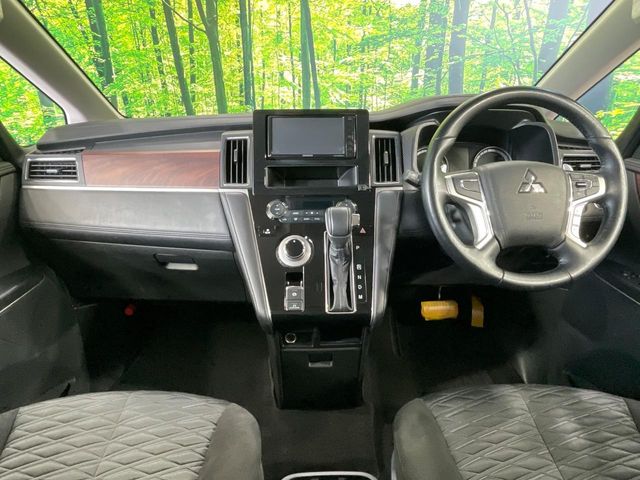 Mitsubishi Delica D:5 2