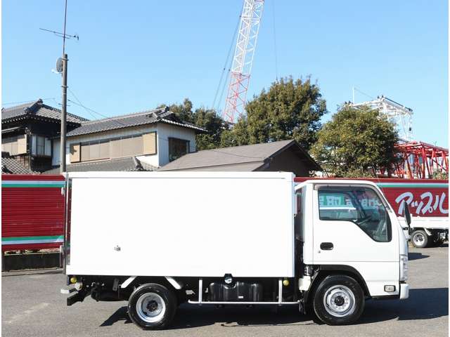 Isuzu Elf 7