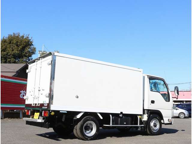 Isuzu Elf 8