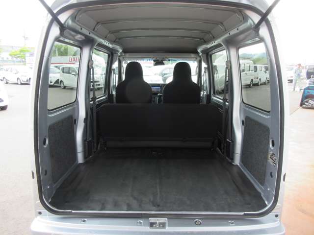 Daihatsu Hijet Cargo 12