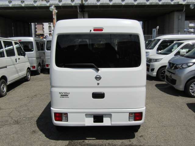 Nissan NV100 Clipper 11