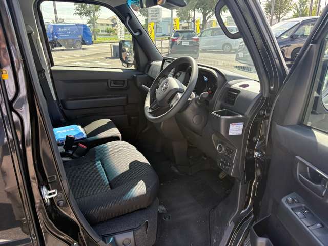 Toyota Pixis Van 6