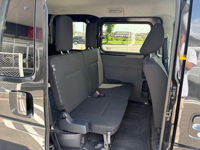 Toyota Pixis Van 7