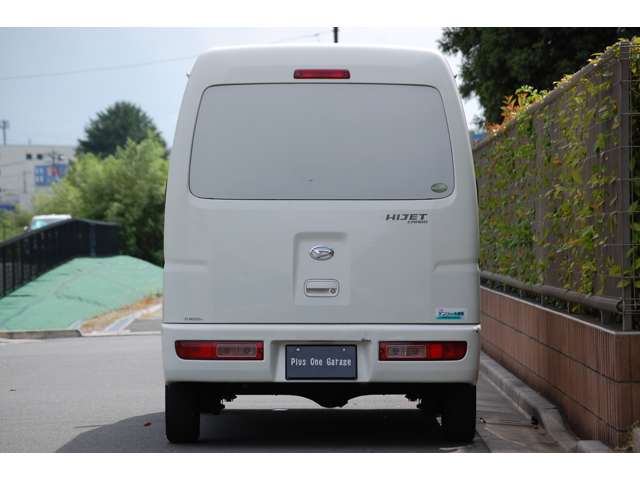 Daihatsu Hijet Cargo 8