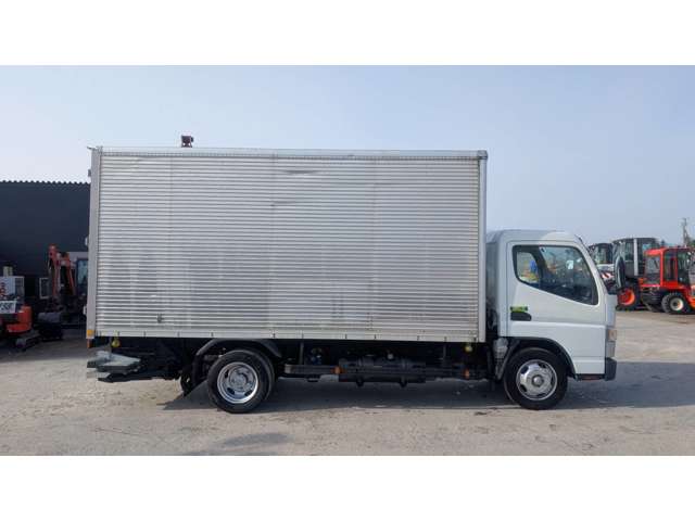 Mitsubishi Fuso Canter 4