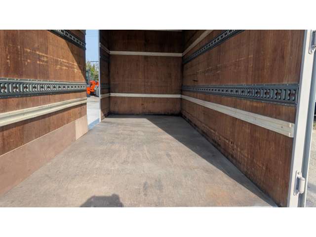 Mitsubishi Fuso Canter 10