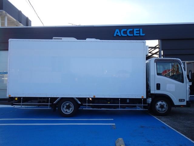 Isuzu Elf 12
