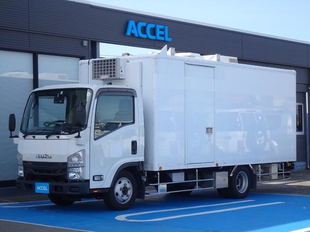 Isuzu Elf 7
