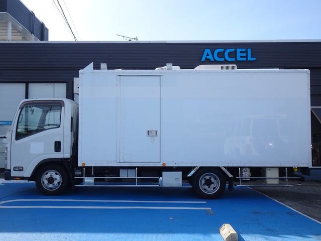 Isuzu Elf 8