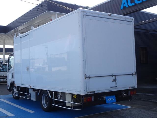 Isuzu Elf 9