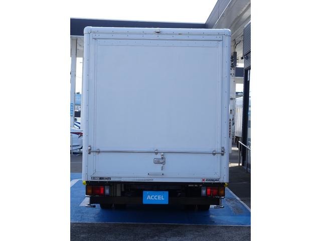 Isuzu Elf 10