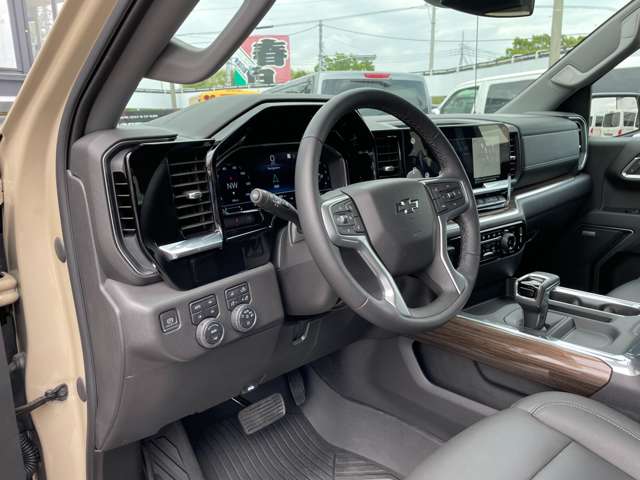 Chevrolet Silverado 12