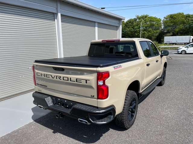 Chevrolet Silverado 4