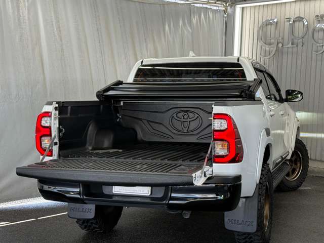 Toyota Hilux 6