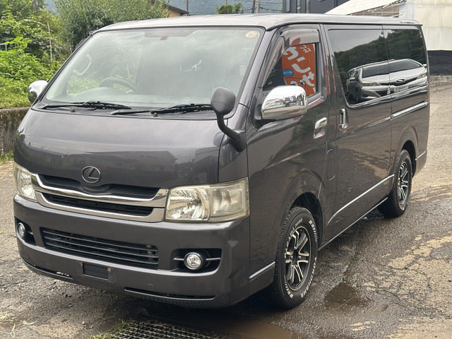 Toyota Hiace Van 3