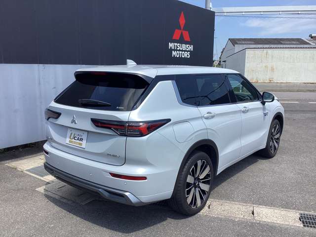 Mitsubishi Outlander 4