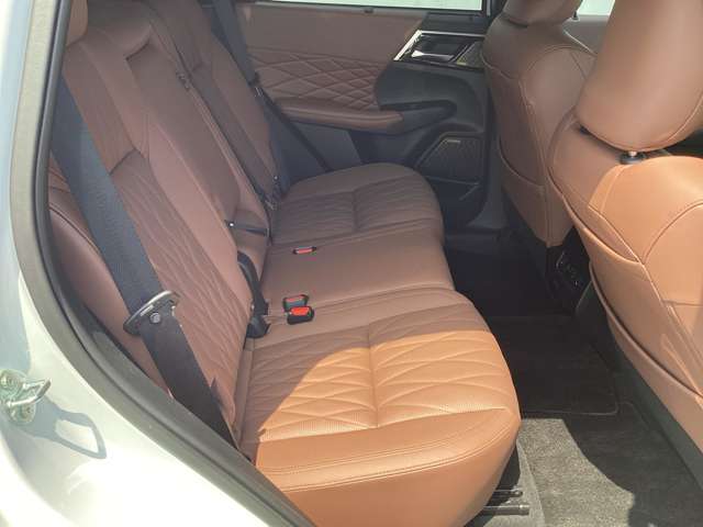 Mitsubishi Outlander 7