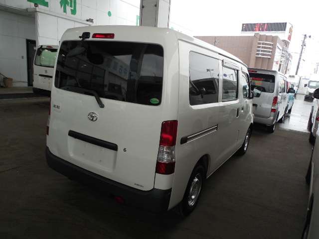 Toyota Light Ace Van 4