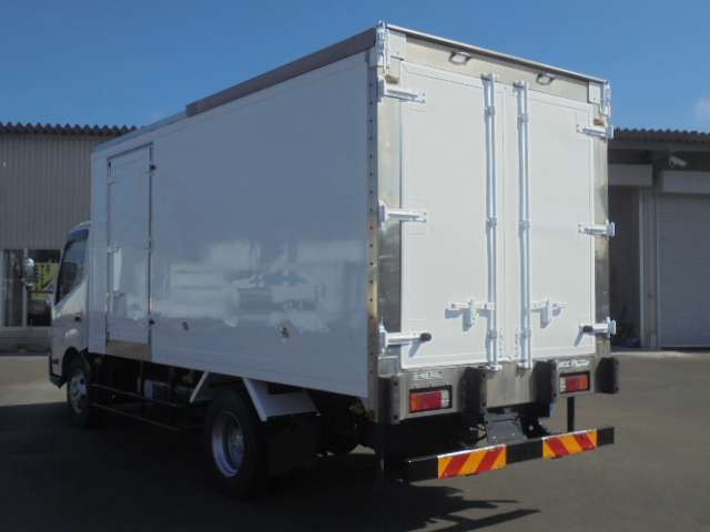 Hino Dutro 11