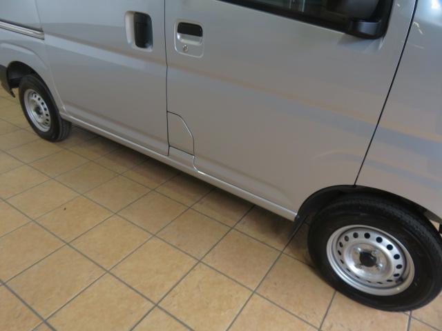 Daihatsu Hijet Cargo 9