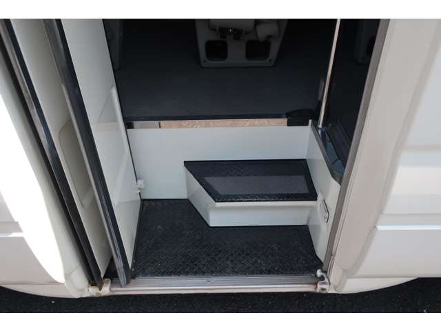 Toyota Coaster 9
