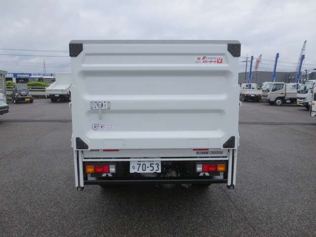 Mitsubishi Fuso Canter 7