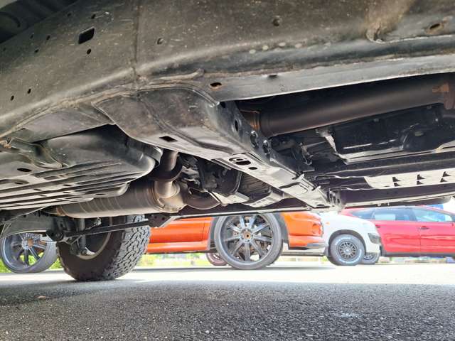 Toyota Land Cruiser 200 11