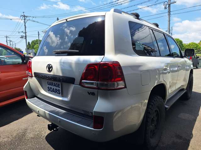 Toyota Land Cruiser 200 5