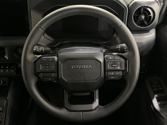 Toyota Land Cruiser FJ 11