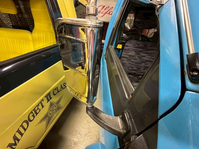 Daihatsu Midget II 11