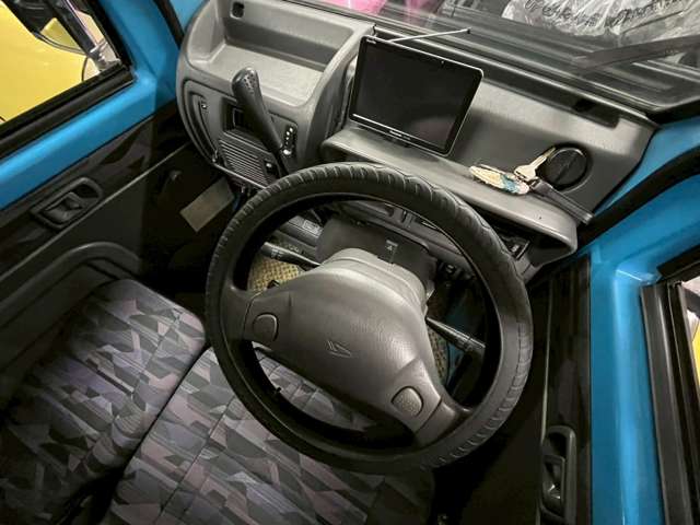 Daihatsu Midget II 12