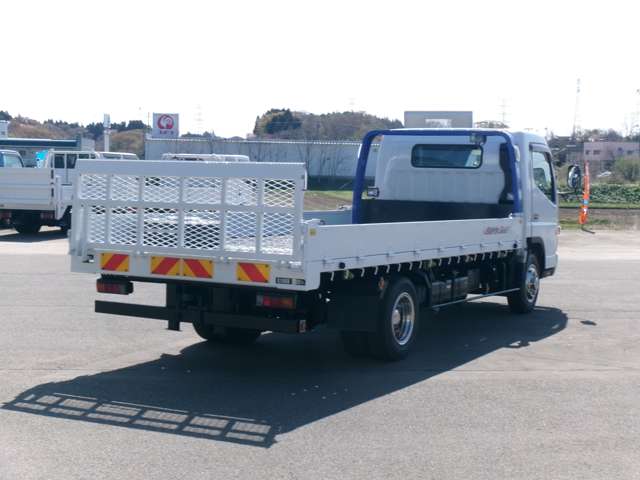 Mitsubishi Fuso Canter 7