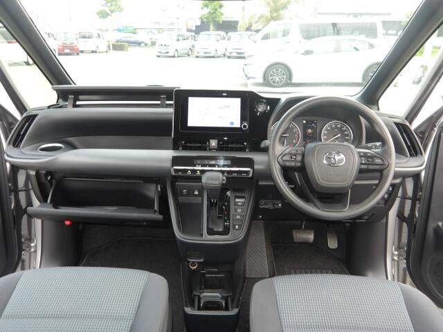 Toyota Noah 6