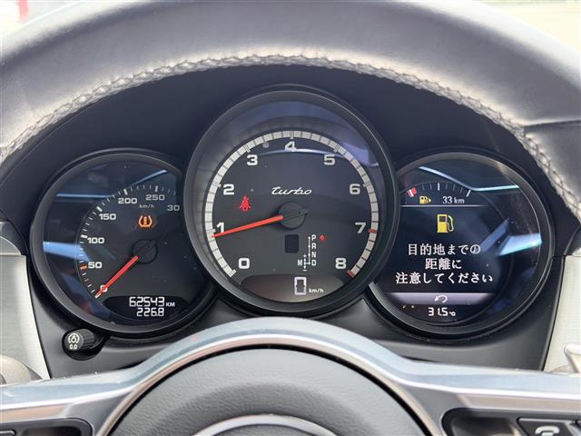 Porsche Macan 11