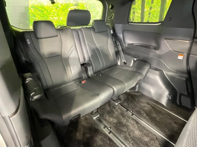 Toyota Alphard 11