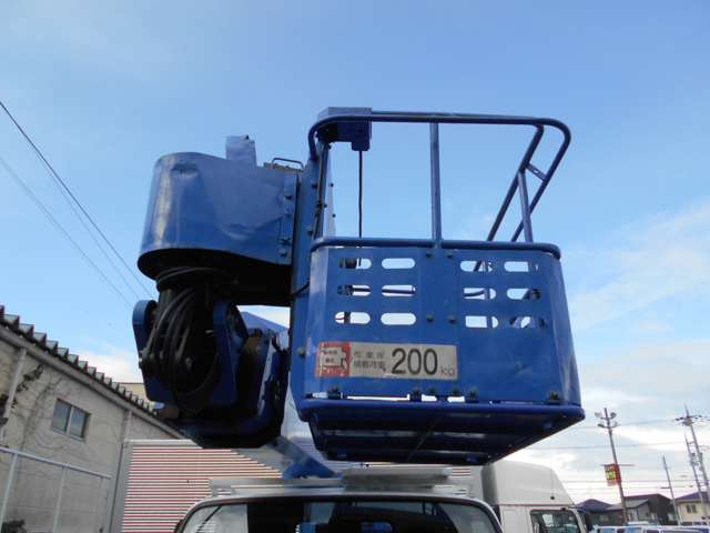 Hino Dutro 11