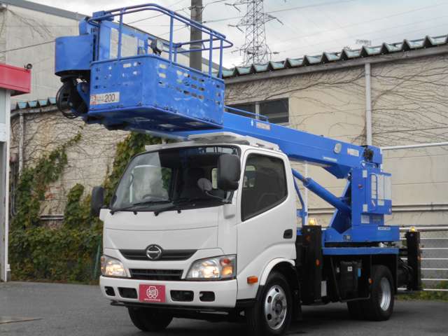 Hino Dutro 2