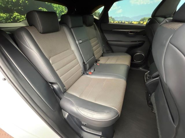 Lexus NX 9
