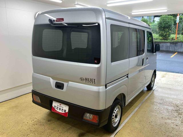 Daihatsu Hijet Cargo 4