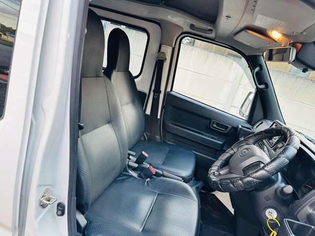 Daihatsu Hijet Cargo 11