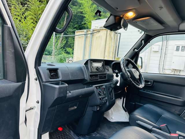 Daihatsu Hijet Cargo 12