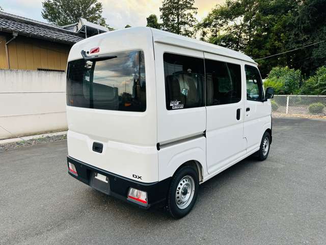 Daihatsu Hijet Cargo 3