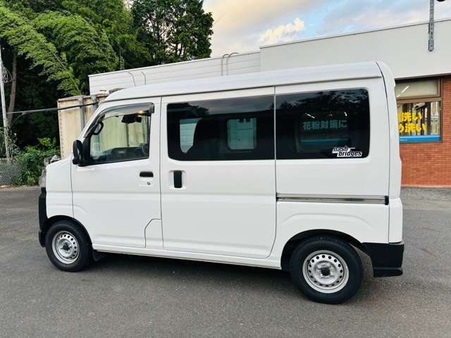 Daihatsu Hijet Cargo 6