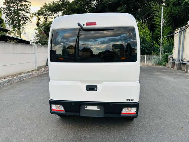 Daihatsu Hijet Cargo 8