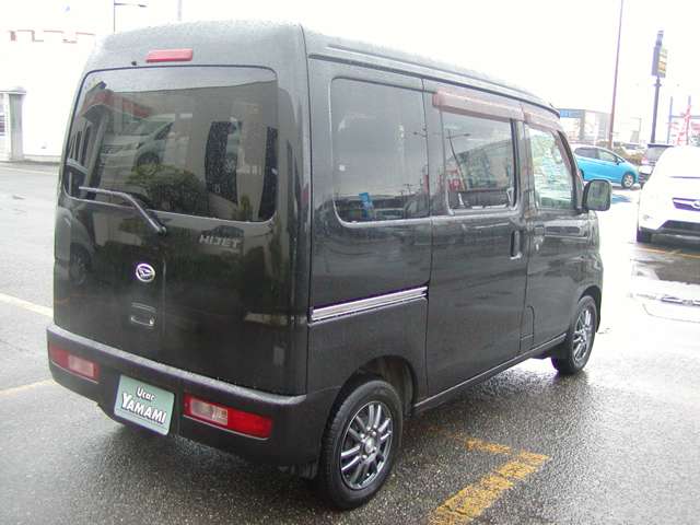 Daihatsu Hijet Cargo 11