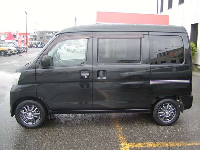 Daihatsu Hijet Cargo 8