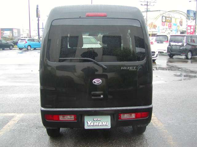 Daihatsu Hijet Cargo 10