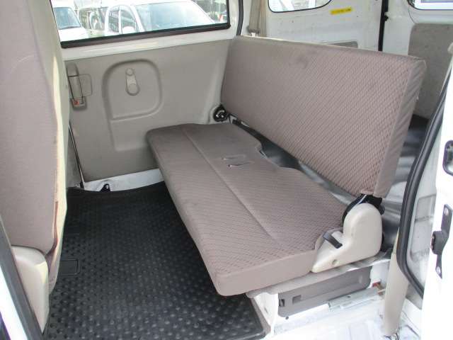Nissan NV100 Clipper 11