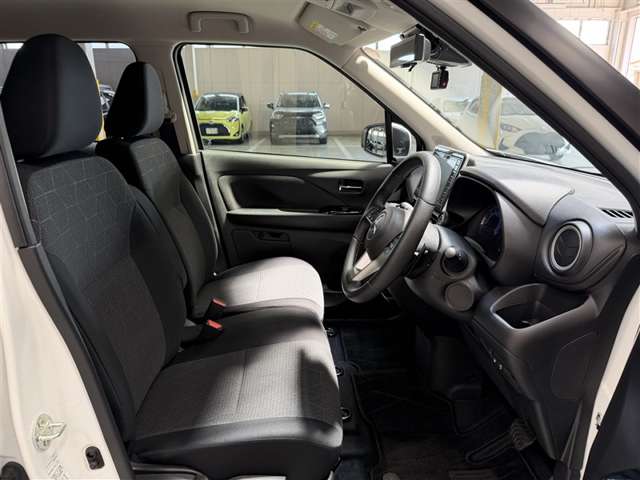 Mitsubishi eK X 12